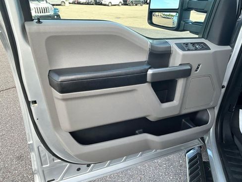 Used 2017 Ford F150 XLT w/ Equipment Group 302A Luxury AWD/4WD image 14