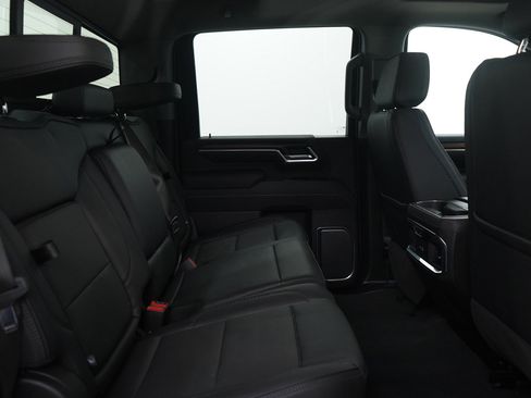 Used 2025 GMC Sierra 2500 Denali image 11