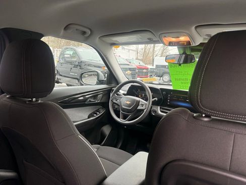 Used 2024 Chevrolet TrailBlazer LT w/ Driver Confidence Package AWD/4WD image 16