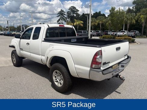 Used 2015 Toyota Tacoma 4x4 Access Cab V6 w/ SR5 Package image 6