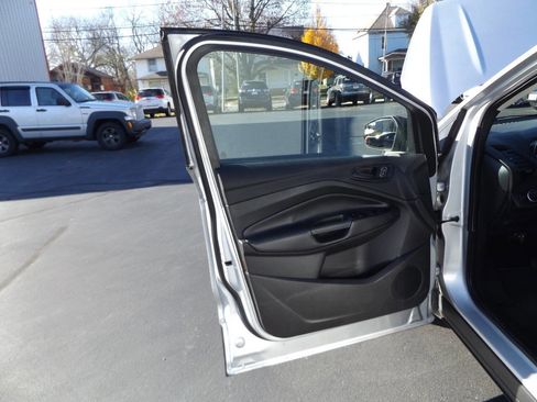 Used 2018 Ford Escape S image 18