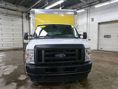 Used 2023 Ford E-350 and Econoline 350 Super Duty w/ Driver's Safety Package RWD image 4