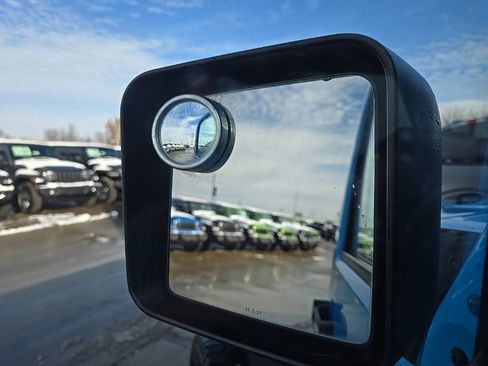 Used 2018 Jeep Wrangler Sport image 33