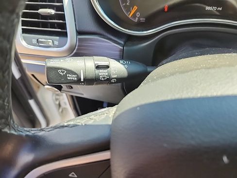 Used 2022 Jeep Grand Cherokee Limited AWD/4WD image 12