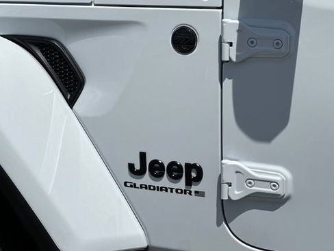 New 2026 Jeep Gladiator Sport AWD/4WD image 24