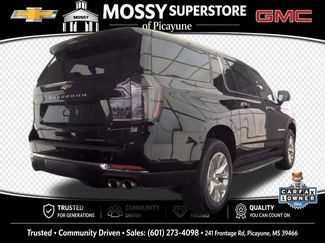 Used 2026 Chevrolet Suburban Premier w/ Sun And Tow Package AWD/4WD video 4