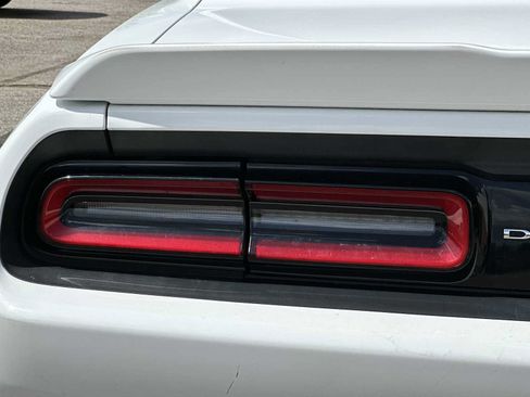 Used 2019 Dodge Challenger SXT RWD image 31