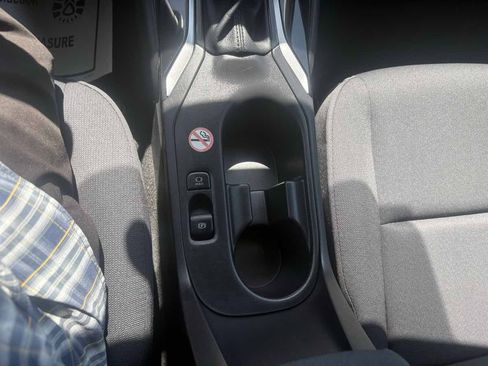 Used 2025 Toyota Corolla LE FWD image 29