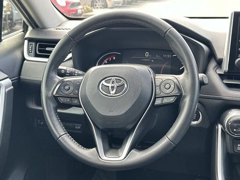 Used 2019 Toyota RAV4 Limited image 15