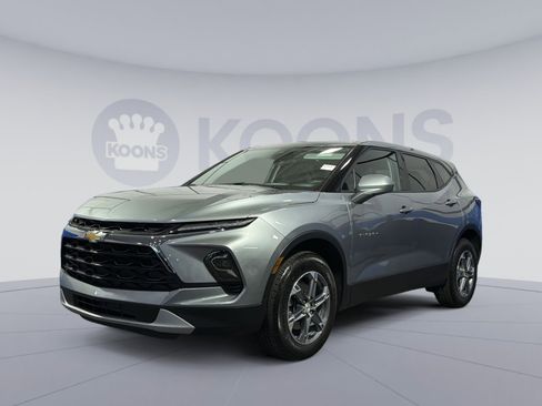 Used 2023 Chevrolet Blazer LT AWD/4WD image 1