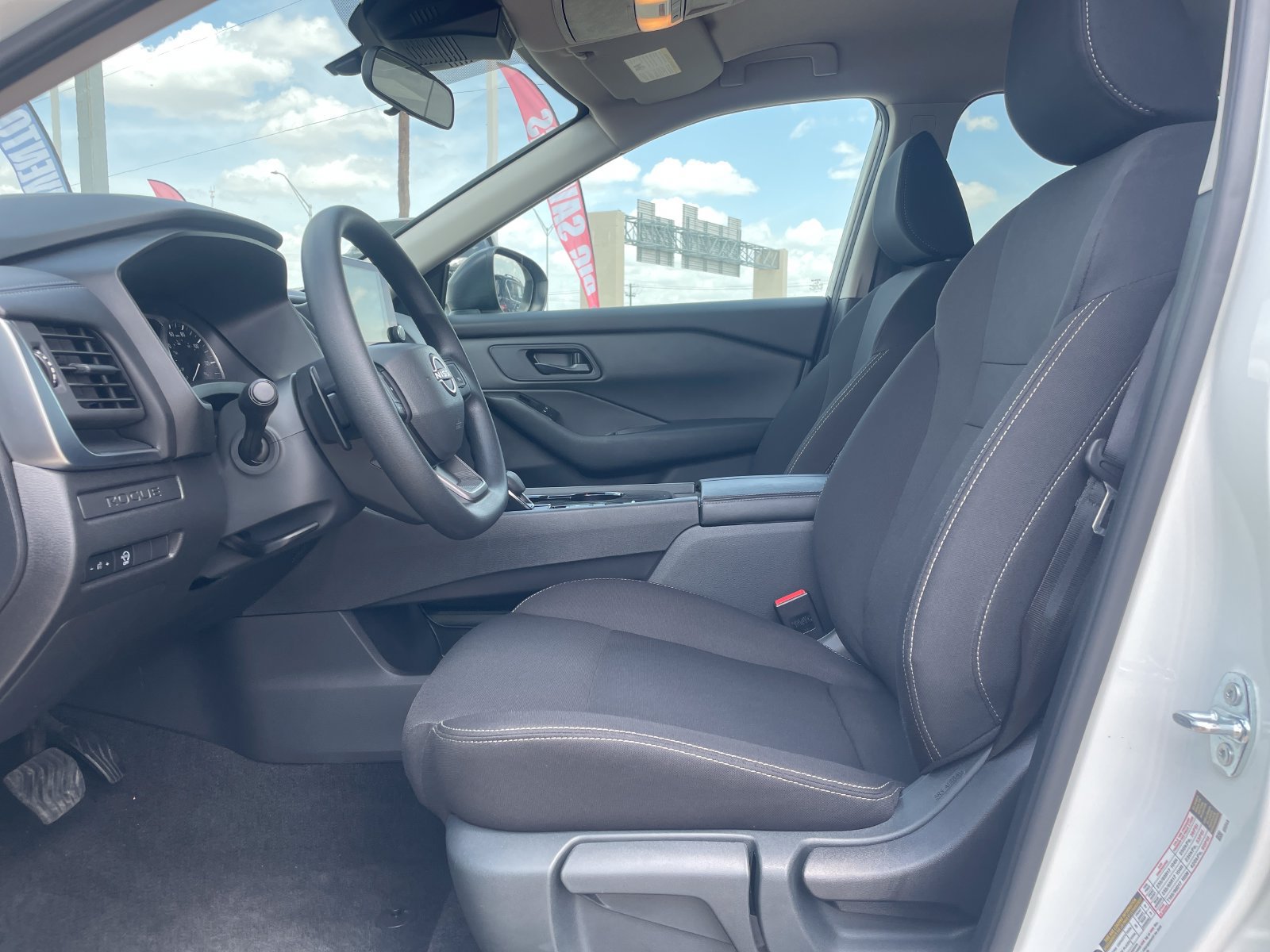 Used 2026 Nissan Rogue S FWD image 23
