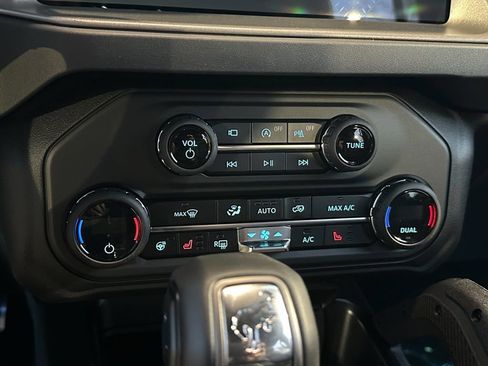 New 2025 Ford Bronco Outer Banks w/ Sasquatch Package image 47