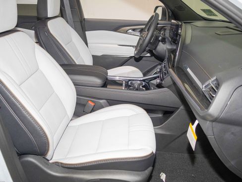 New 2026 Chevrolet Traverse High Country image 10