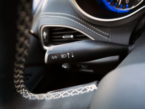 Used 2023 Chrysler Pacifica Touring-L w/ S Appearance Package image 25