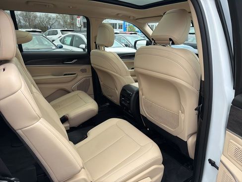 Used 2021 Jeep Grand Cherokee L Limited AWD/4WD image 13