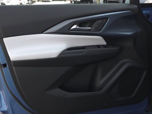 Used 2024 Chevrolet Equinox EV LT w/ Active Safety Package 3 image 34