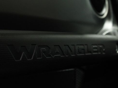 Used 2022 Jeep Wrangler Unlimited Sport AWD/4WD image 32