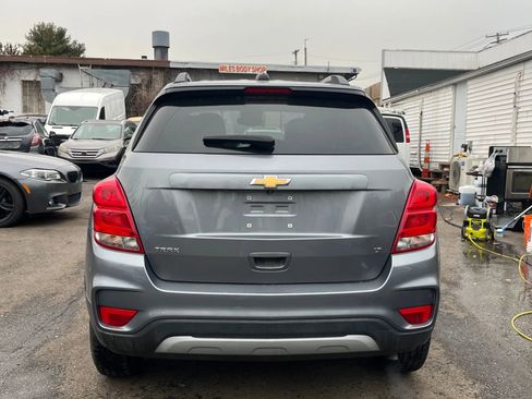 Used 2019 Chevrolet Trax LT w/ LT Convenience Package image 13