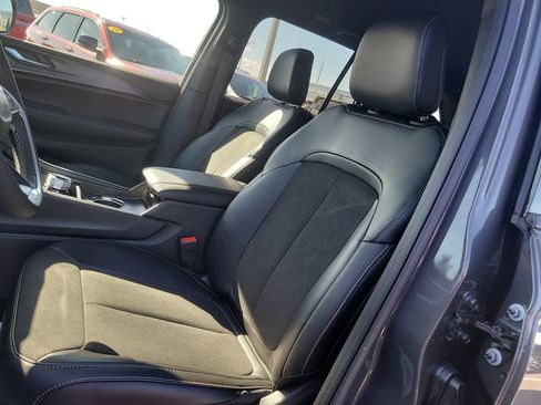 New 2025 Jeep Grand Cherokee Altitude image 16