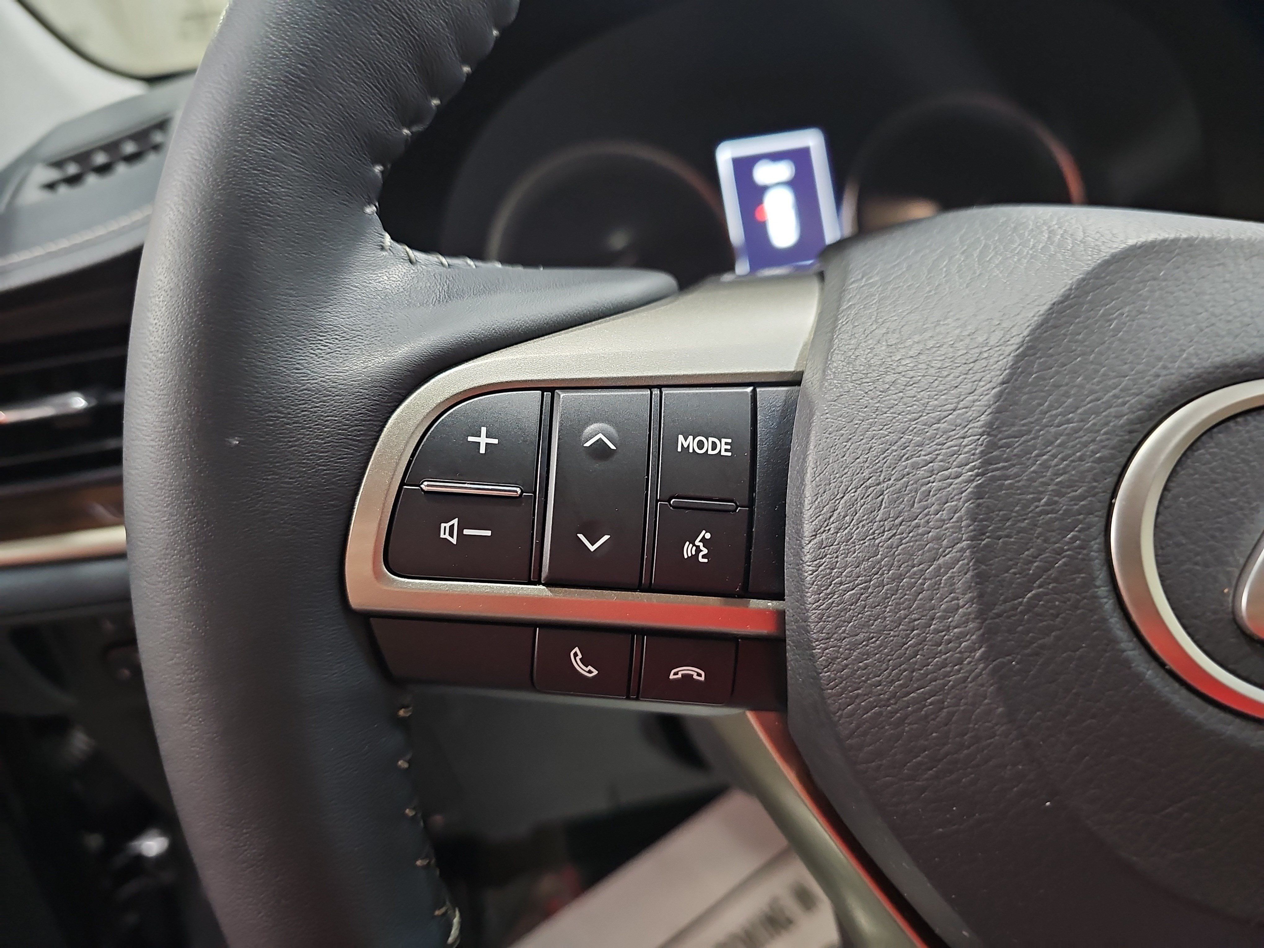 Used 2018 Lexus ES 350 w/ Luxury Package w/Wood Trim FWD image 17