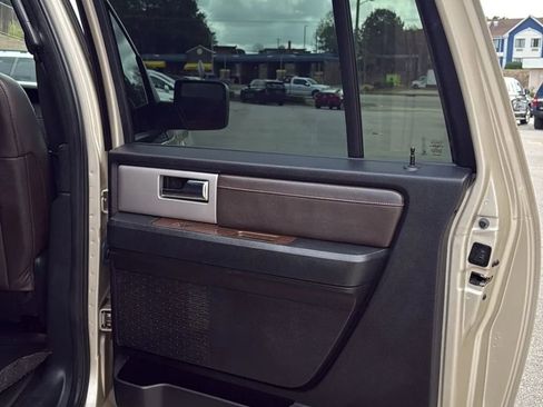 Used 2017 Ford Expedition EL King Ranch image 40