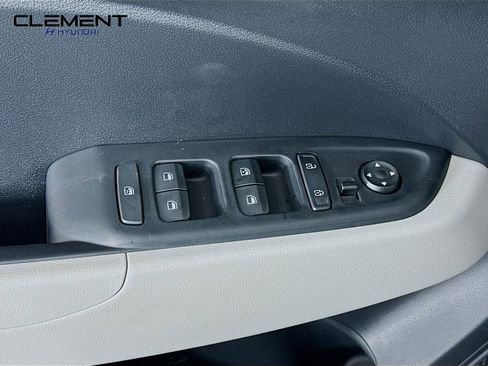 New 2026 Hyundai Venue SEL FWD image 23