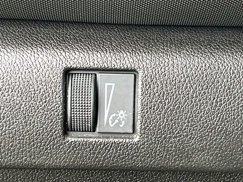 Used 2024 Chevrolet Colorado Z71 w/ Z71 Convenience Package 2 image 10