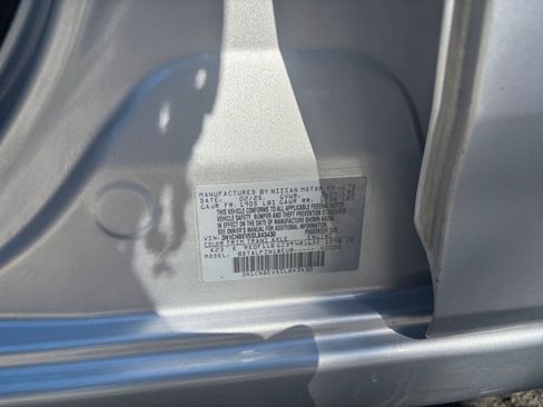 Used 2025 Nissan Versa SV FWD image 23