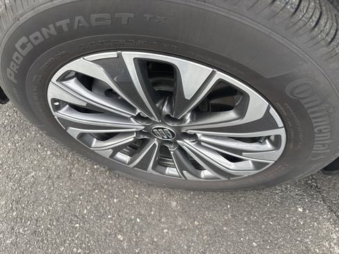 Used 2025 Buick Envision Preferred image 10