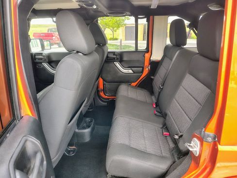 Used 2011 Jeep Wrangler Unlimited Sahara w/ Dual Top Group AWD/4WD image 17