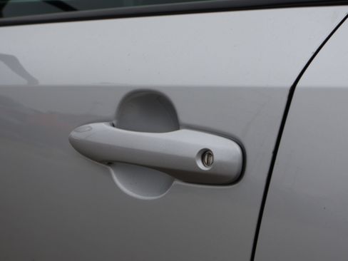 Used 2022 Toyota Corolla LE image 18