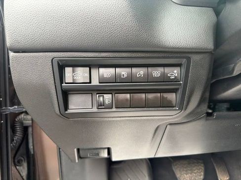 Used 2023 Toyota Tundra Limited AWD/4WD image 28