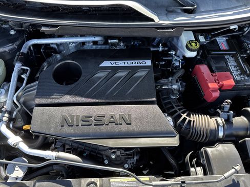 Used 2022 Nissan Rogue SV image 19