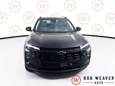 New 2026 Chevrolet Trax LT w/ Driver Confidence Package FWD image 2