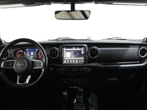 Used 2019 Jeep Wrangler Unlimited Sahara AWD/4WD image 13
