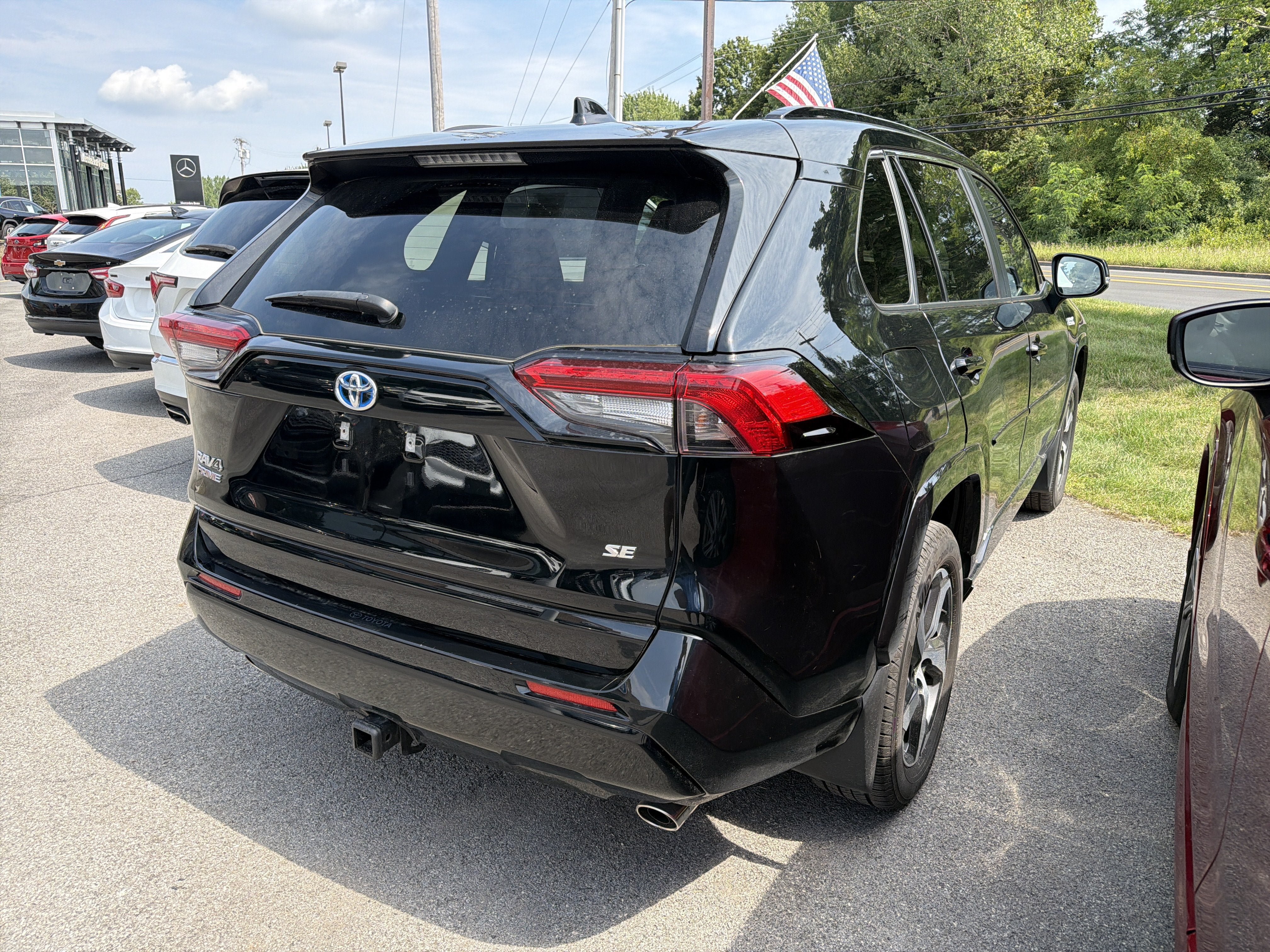 Used 2021 Toyota RAV4 SE w/ Weather & Moonroof Package AWD/4WD image 7