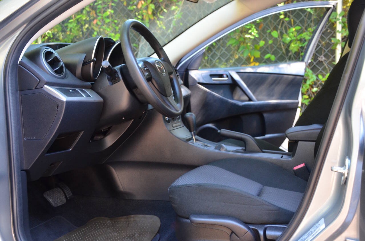 Used 2013 MAZDA MAZDA3 i SV FWD image 7