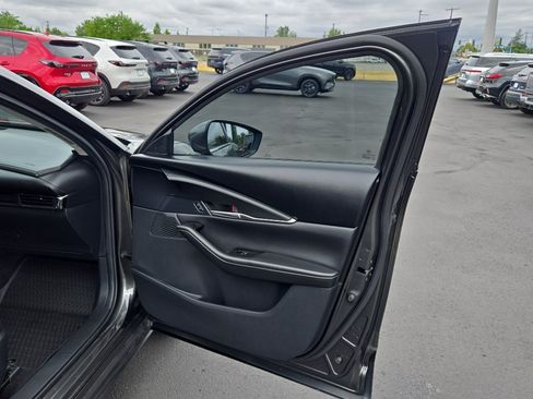 Used 2025 MAZDA CX-30 AWD 2.5 S w/ Preferred Package image 18