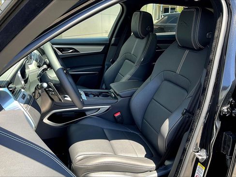 New 2026 Jaguar F-PACE R-Dynamic S image 9