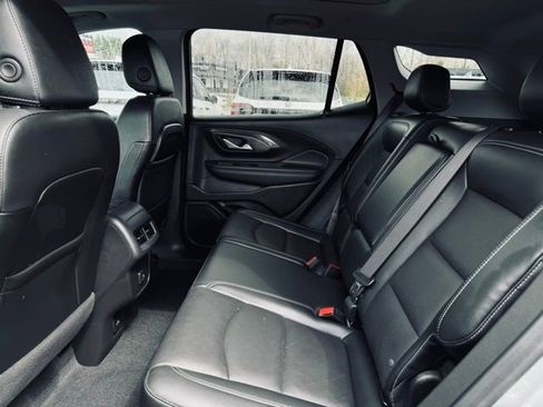 Used 2023 GMC Terrain SLT image 21