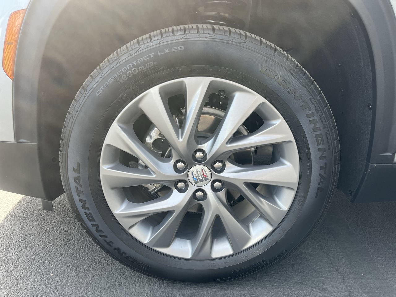 Used 2025 Buick Enclave Preferred AWD/4WD image 31