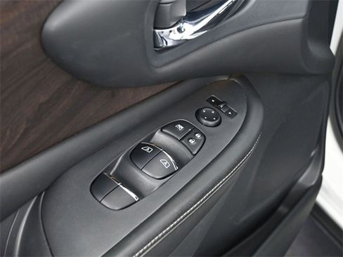 Used 2020 Nissan Murano Platinum image 10