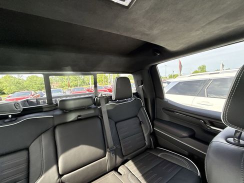 Certified 2025 GMC Sierra 1500 AT4X w/ AT4X AEV Edition AWD/4WD image 12