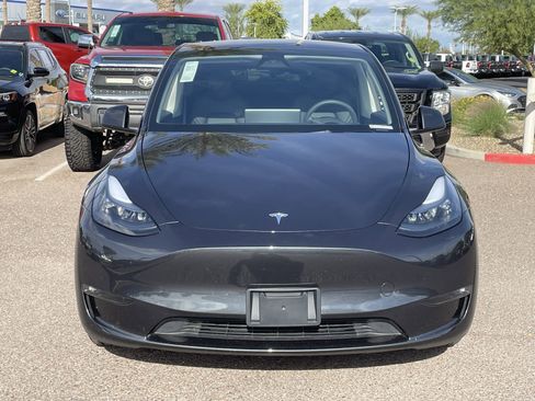 Used 2025 Tesla Model Y Long Range image 8