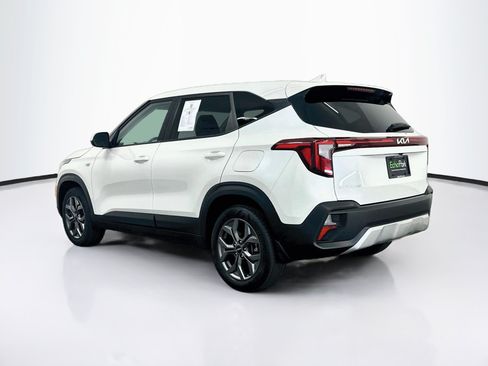 Used 2024 Kia Seltos LX AWD/4WD image 5