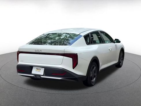 Used 2025 Kia K4 LXS image 16