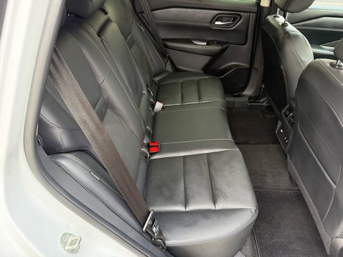 Certified 2025 Nissan Rogue SL w/ SL Premium Package image 32