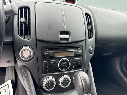 Used 2014 Nissan 370Z Coupe image 31