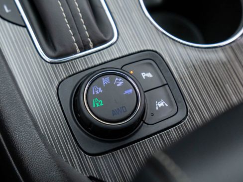 Used 2019 GMC Acadia SLT w/ LPO, Floor Liner Package image 32