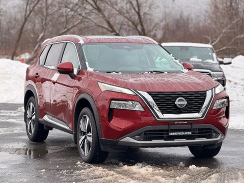 Used 2022 Nissan Rogue SL w/ SL Premium Package image 3